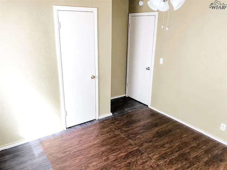 1418 Phoenix Dr — Photo 14