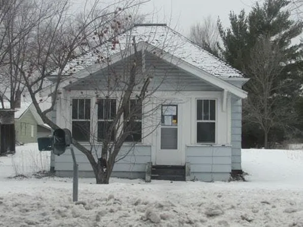 213 7th St NE, Little Falls, MN 56345