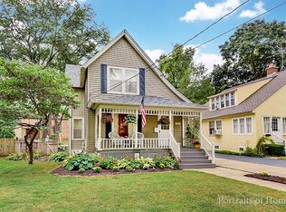 722 Garfield Ave, Aurora, IL 60506