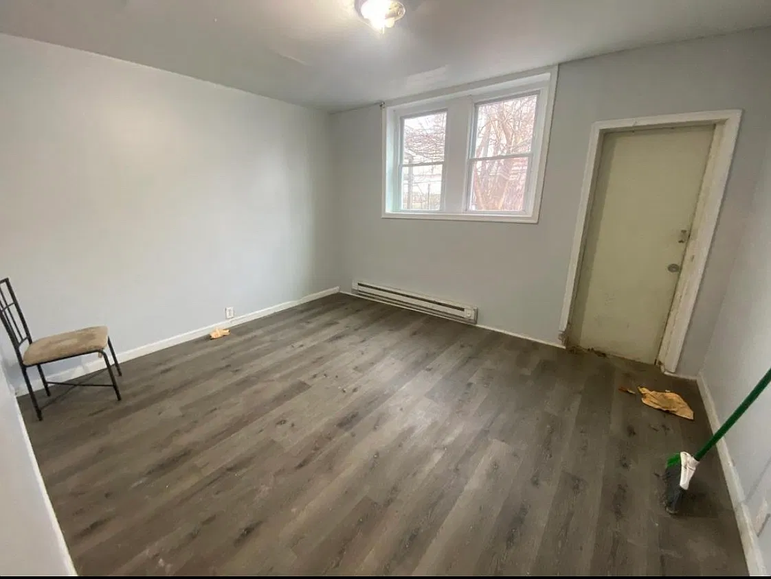 3 bed, 1008 sqft, $1,100 — Photo 3