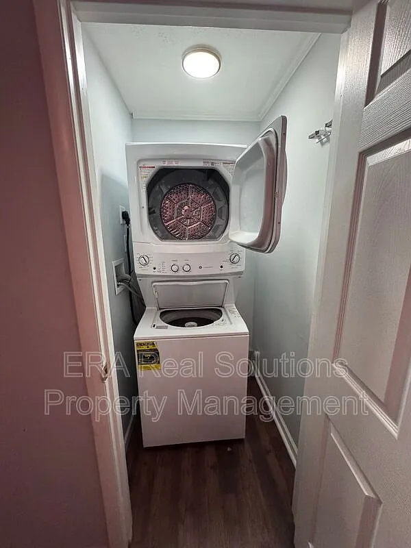 1 bed, 1.0 bath, $1,200 — Photo 2