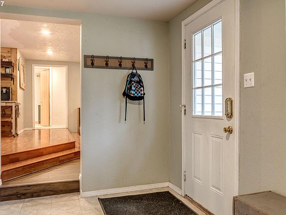 4th image of 22904 NE 72nd Ave
