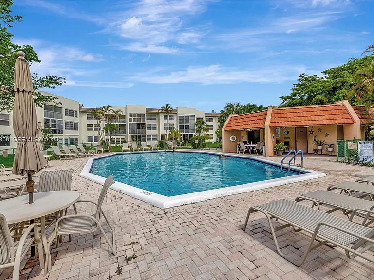 6800 Royal Palm Blvd #302F — Photo 32