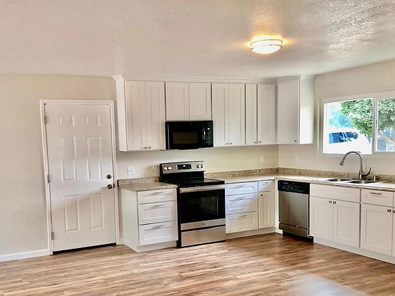 4th image of 820 Nichols Ln