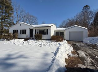 141 Tracy Cir, Amherst, MA 01002