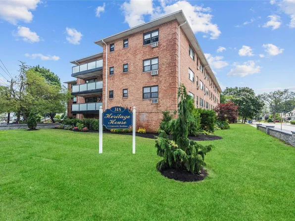 315 Atlantic Avenue #3D, East Rockaway, NY 11518