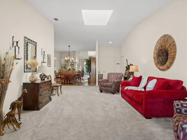 4926 N Sherman Ave Unit E, Madison, WI 53704