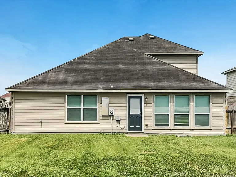 3931 Hawthorne Glen Ct — Photo 16