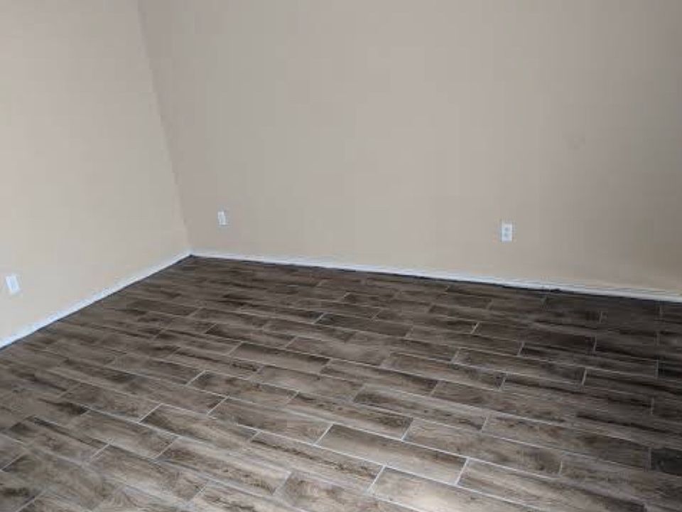 1st image of 1501 Benttree Dr APT A