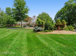 107 Brinker Rd, Barrington, IL 60010