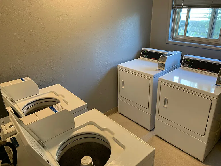 Watergate Apartments — Photo 31