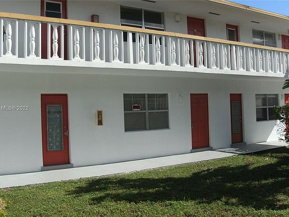 3rd image of 2127 Van Buren St APT 205