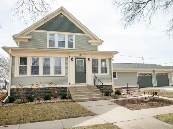 120 E Superior St, Clarksville, IA 50619