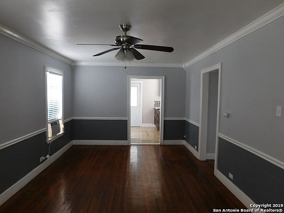 4th image of 445 Eleanor Ave
