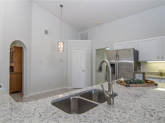 5th image of 16847 Rockwell Heights Ln
