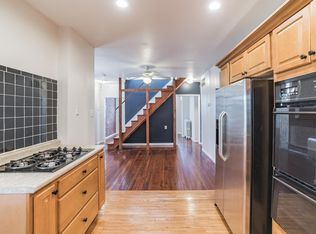 300 N 39th St, Philadelphia, PA 19104