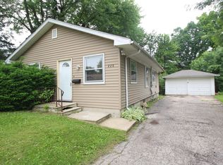 228 N Clifton Ave, Elgin, IL