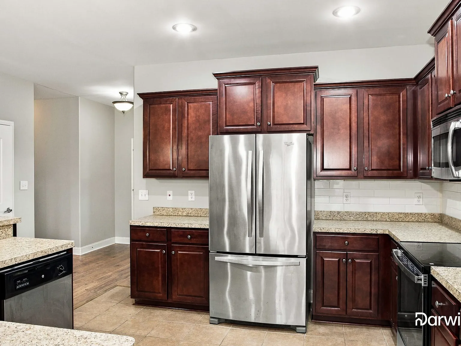 4 bed, 2.0 bath, 2213 sqft, $1,925 — Photo 3