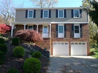 893 Macarthur Dr, Mt Lebanon, PA