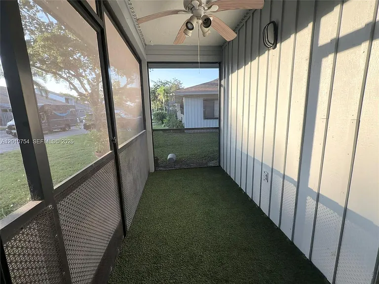 1533 Gabriel St — Photo 21