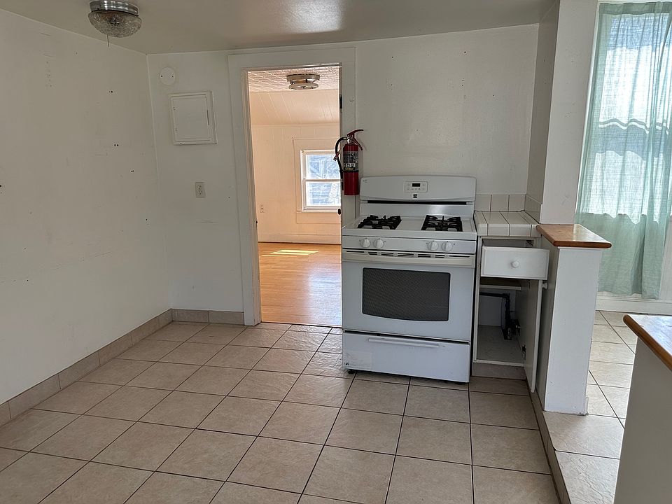 Towards bedroom