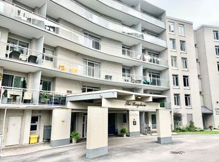 1 Mowat Ave #304, Kingston, ON K7M 1J8