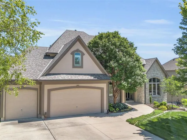 1557 NE Woodland Shores Way, Lees Summit, MO 64086