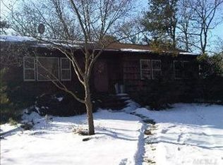 282 Ridge Rd, Ridge, NY 11961