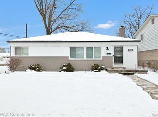6705 Whitby St, Garden City, MI 48135