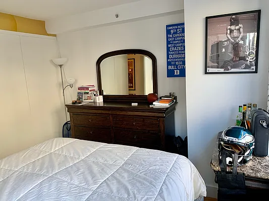 Rented by NY Living Solutions | media 9