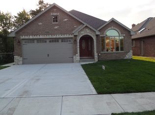 8058 Latrobe Ave, Burbank, IL