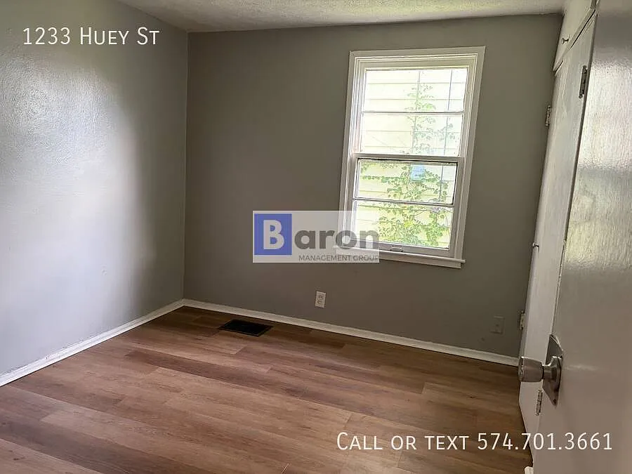 1233 Huey — Photo 4