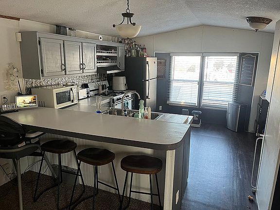 4th image of 6009 Eastwood Dr
