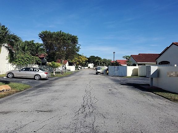4th image of 2911 San Remo Cir