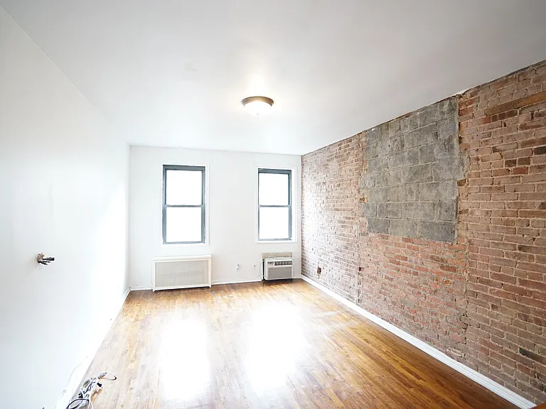 340 E 83rd St #5B — Photo 1