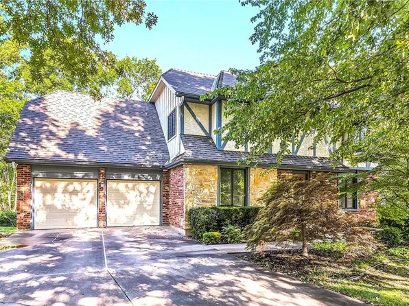 8156 Summit St, Lenexa, KS 66215