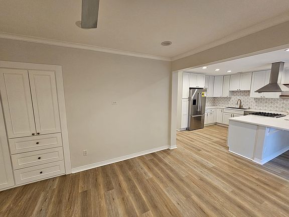 4th image of 4346 Kraft Ave #4