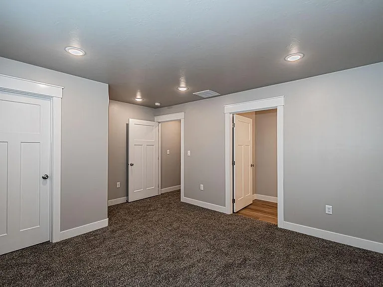 380 S 3 W #203 — Photo 33