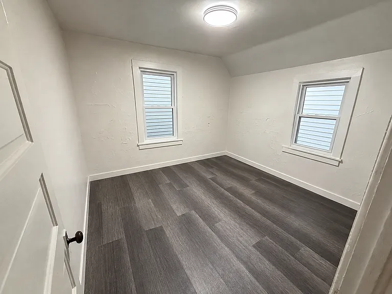 1112 Wisconsin Ave — Photo 12