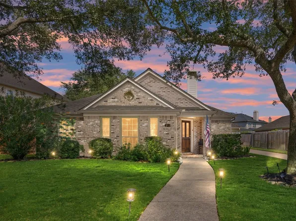 2910 Laguna Shores Ln, League City, TX 77573