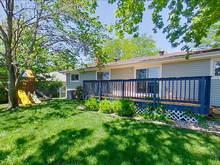 3101 Arbor Dr — Photo 3