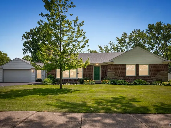 187 Gateway Dr, Waterford, MI 48328