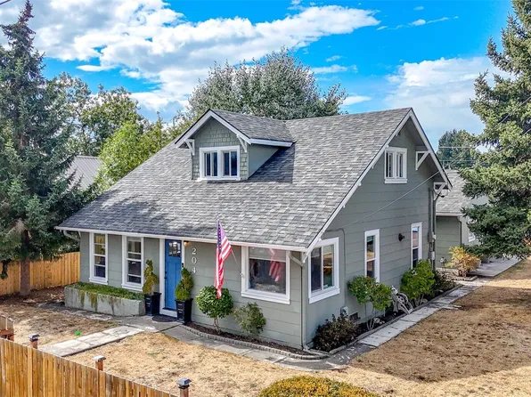 204 SE 2nd Street, Rainier, WA 98576