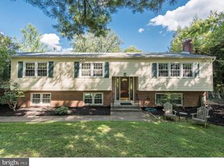 30 Briarcrest Dr, Rose Valley, PA 19086