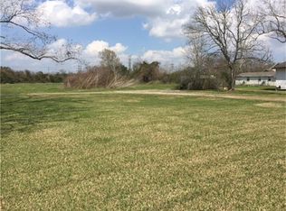 910 Bob Smith Rd, Baytown, TX 77521