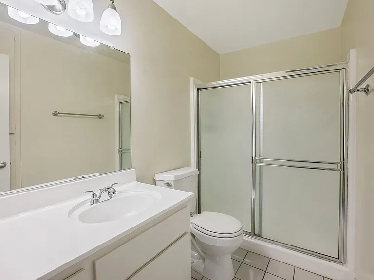 13157 Riverside Dr — Photo 37