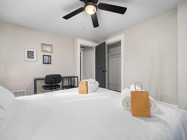 204 W Armstrong Ave #UP — Photo 5