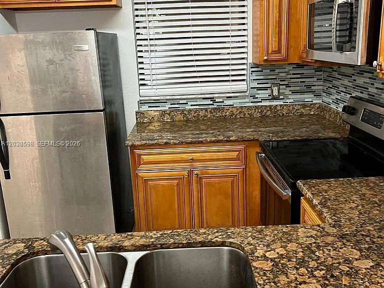 1561 Balfour Point Dr #B — Photo 2