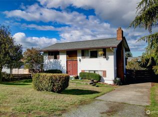 2414 15th St, Anacortes, WA