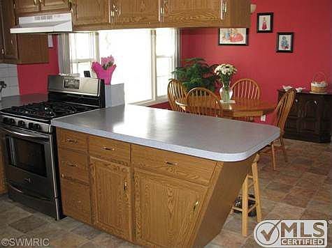 4th image of 2323 Cress Creek Dr